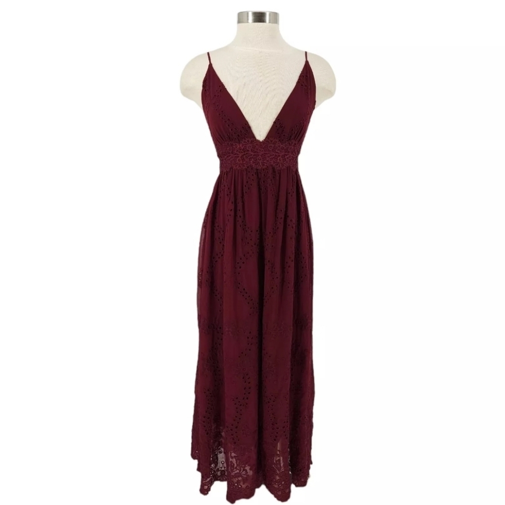 Gianni Bini Wide Leg Burgundy V Neck Lace Women's Romper Size 10 NWT - Picture 2 of 12